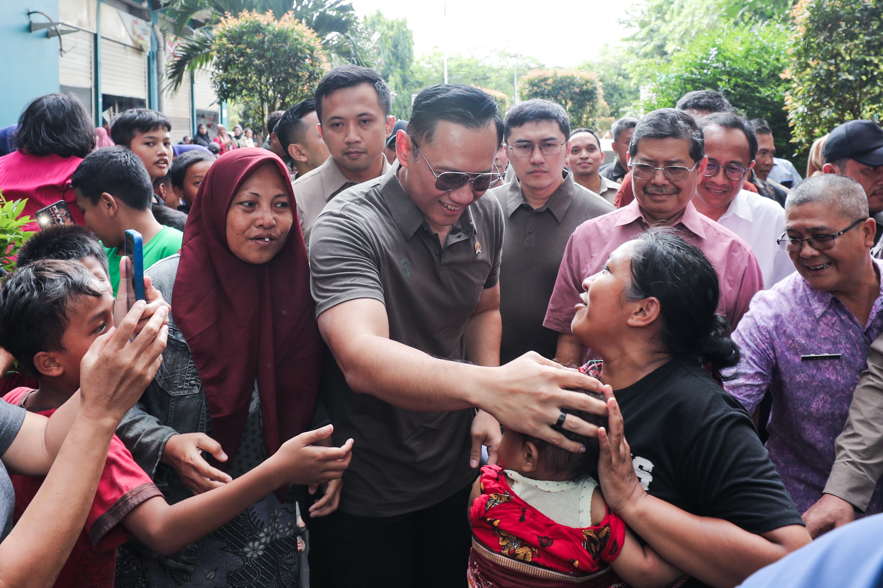 Menko AHY: Pemindahan Warga dari Kolong Jalan Tol ke Rusun Bukti Kehadiran Pemerintah