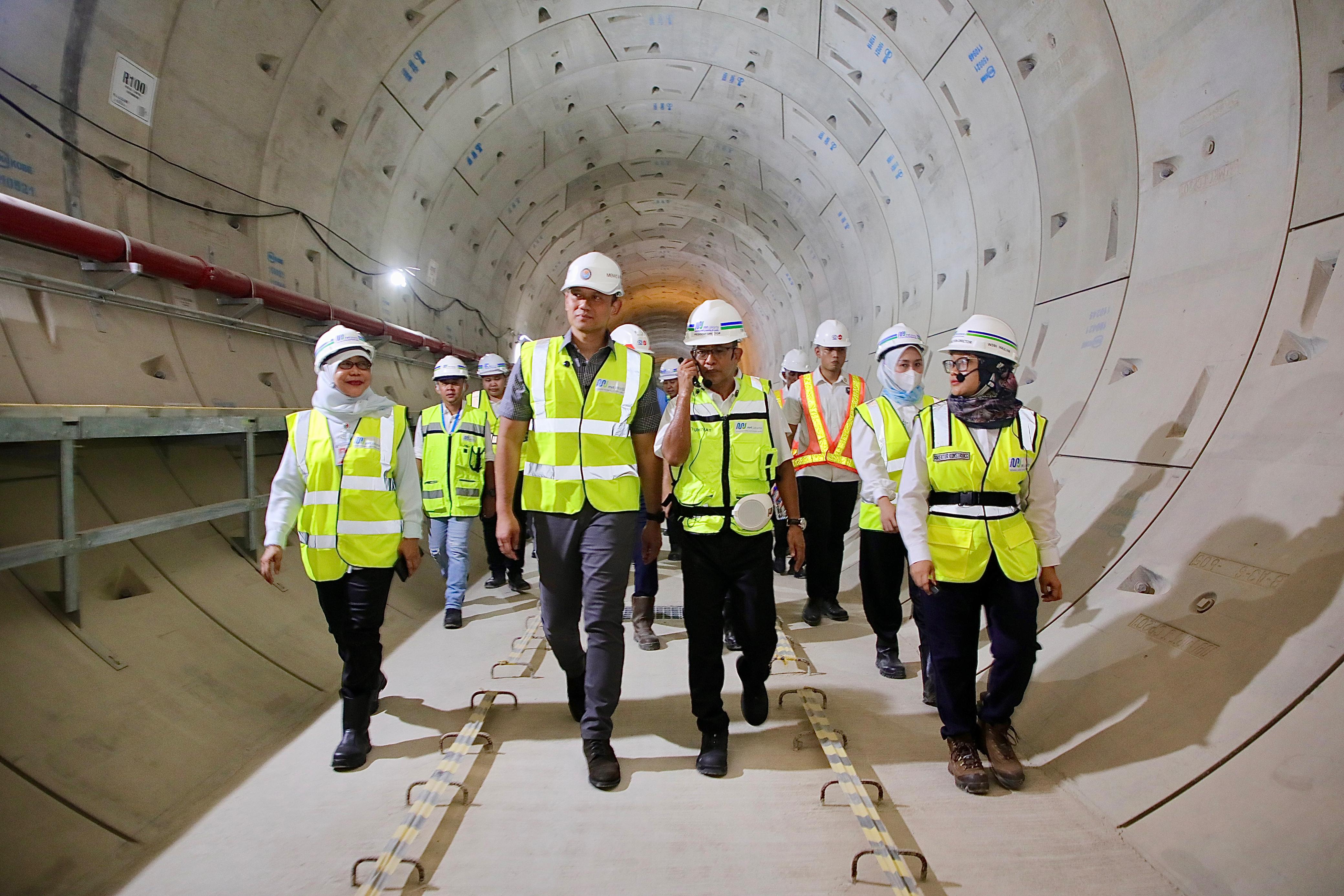 Tinjau Proyek MRT Stasiun Thamrin - Monas , Menko AHY Targetkan 2027 Bisa Operasional
