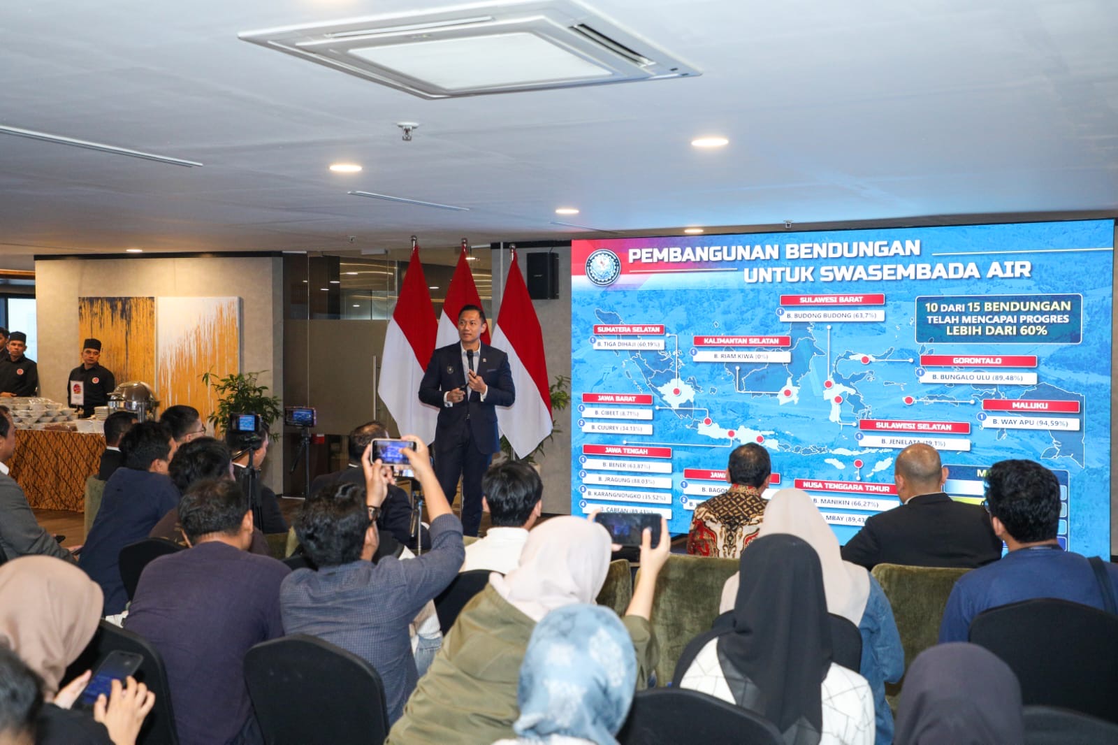 Paparkan Kinerja Setahun di Pemerintahan Presiden Prabowo, Menko AHY Perkuat Pembangunan Infrastruktur dan Sukseskan Swasembada