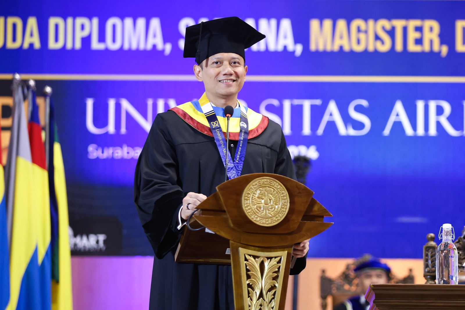 Raih Gelar Wisudawan Terbaik Unair, Menko AHY Serukan Kolaborasi Bangun Indonesia Maju