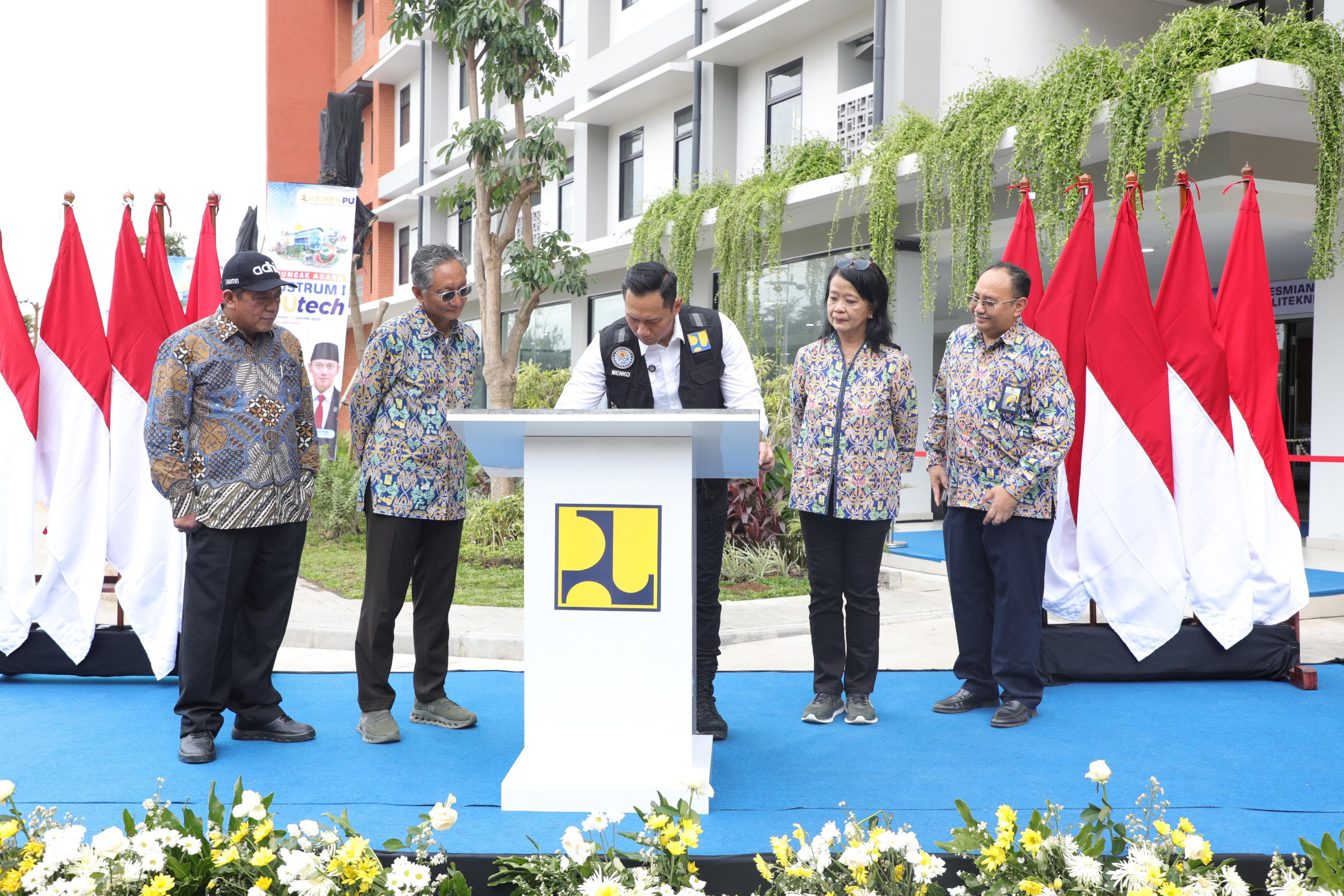 Resmikan Rumah Susun Dosen Politeknik PU, Menko AHY: Bentuk Kepedulian Pemerintah kepada Dunia Pendidikan