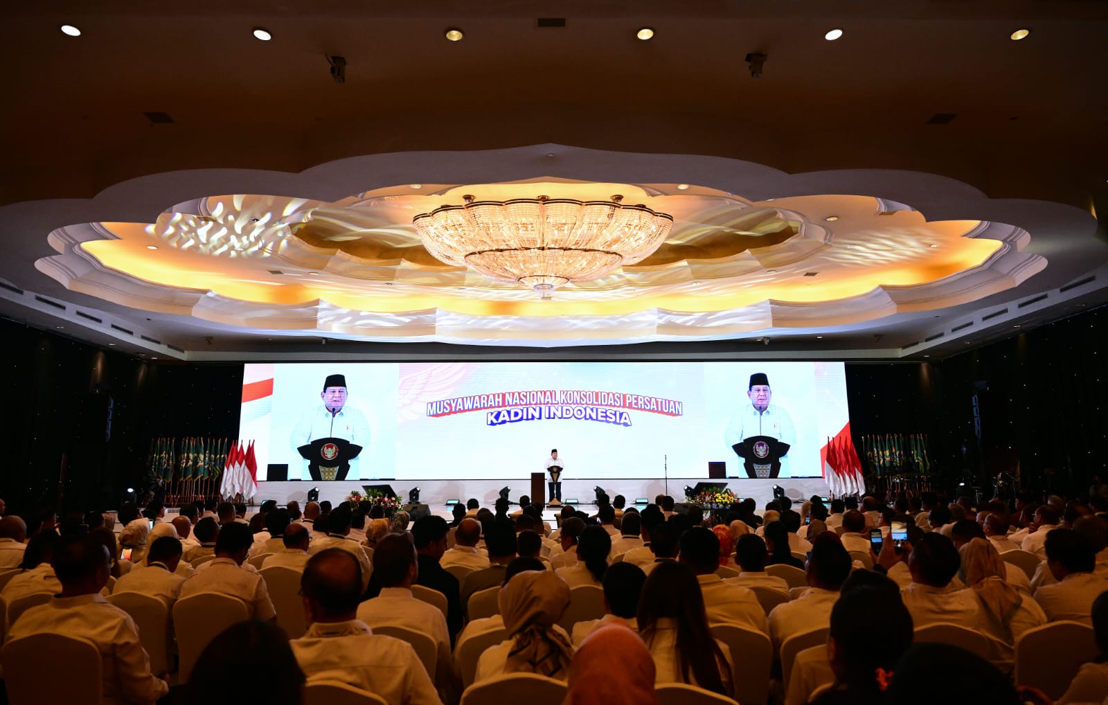 Dampingi Presiden Prabowo dalam Munas KADIN, Menko AHY Harapkan KADIN Bantu Percepat Pemerataan Pembangunan