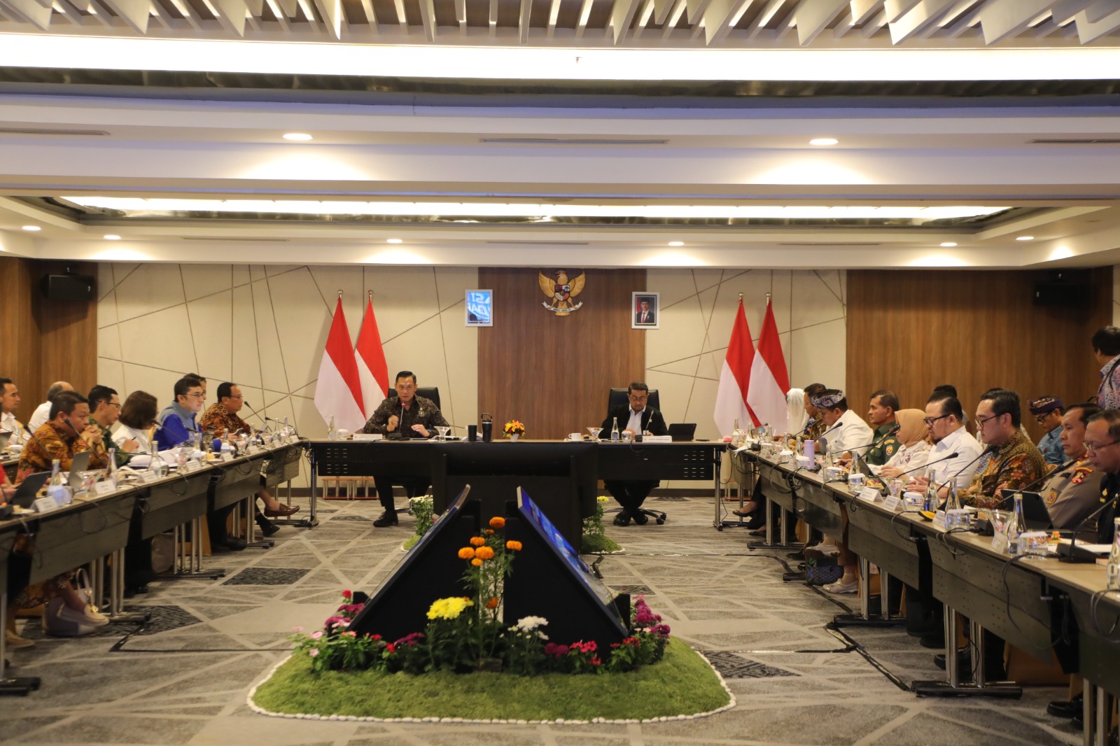 Pimpin Rakor Optimalisasi Layanan Kebandarudaraan, Menko AHY Dorong Digitalisasi dan Optimasi Bandara