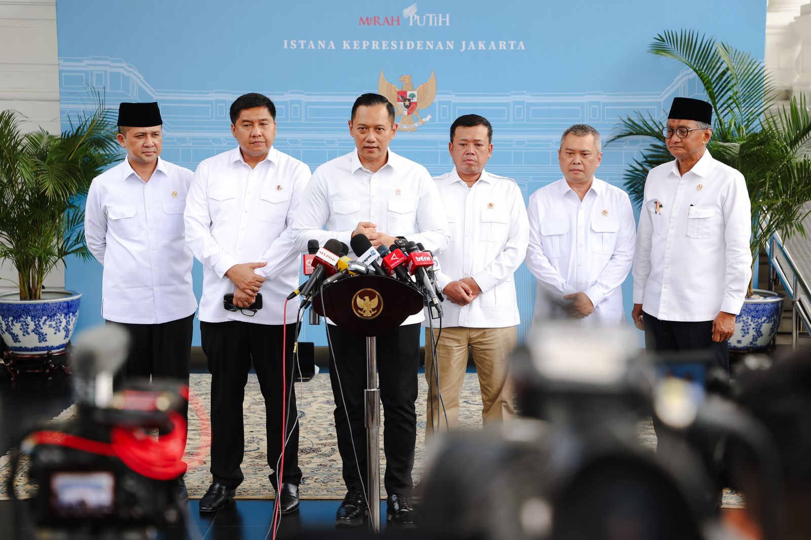 Menko AHY Hadiri Rapat Terbatas dengan Presiden, Bahas Prioritas Infrastruktur, Transportasi Lebaran, dan Pembangunan Kewilayahan di Papua