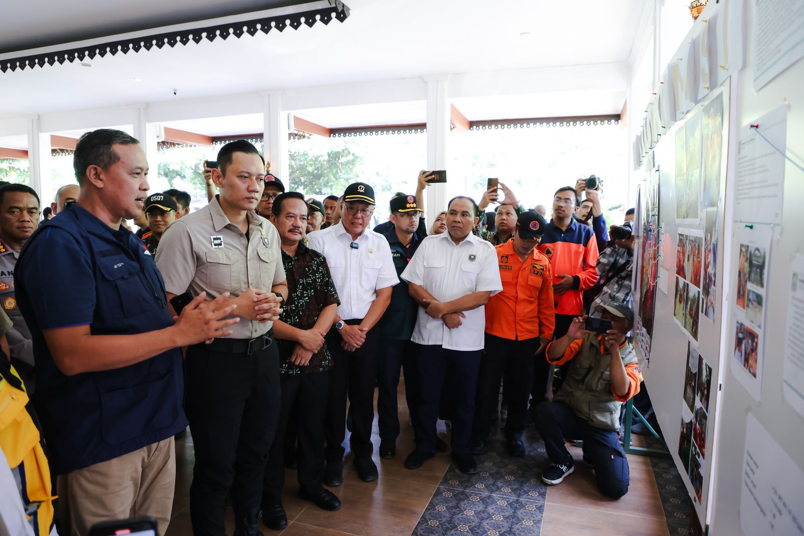 Cek Langsung Banjir di Bekasi, Menko AHY Tegaskan Pemerintah Lakukan Aksi Cepat Tanggap Darurat