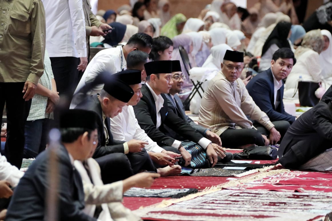 Salat Idul Fitri di Masjid Istiqlal, Menko AHY Sampaikan Pesan Kebersamaan dan Harapan untuk Indonesia