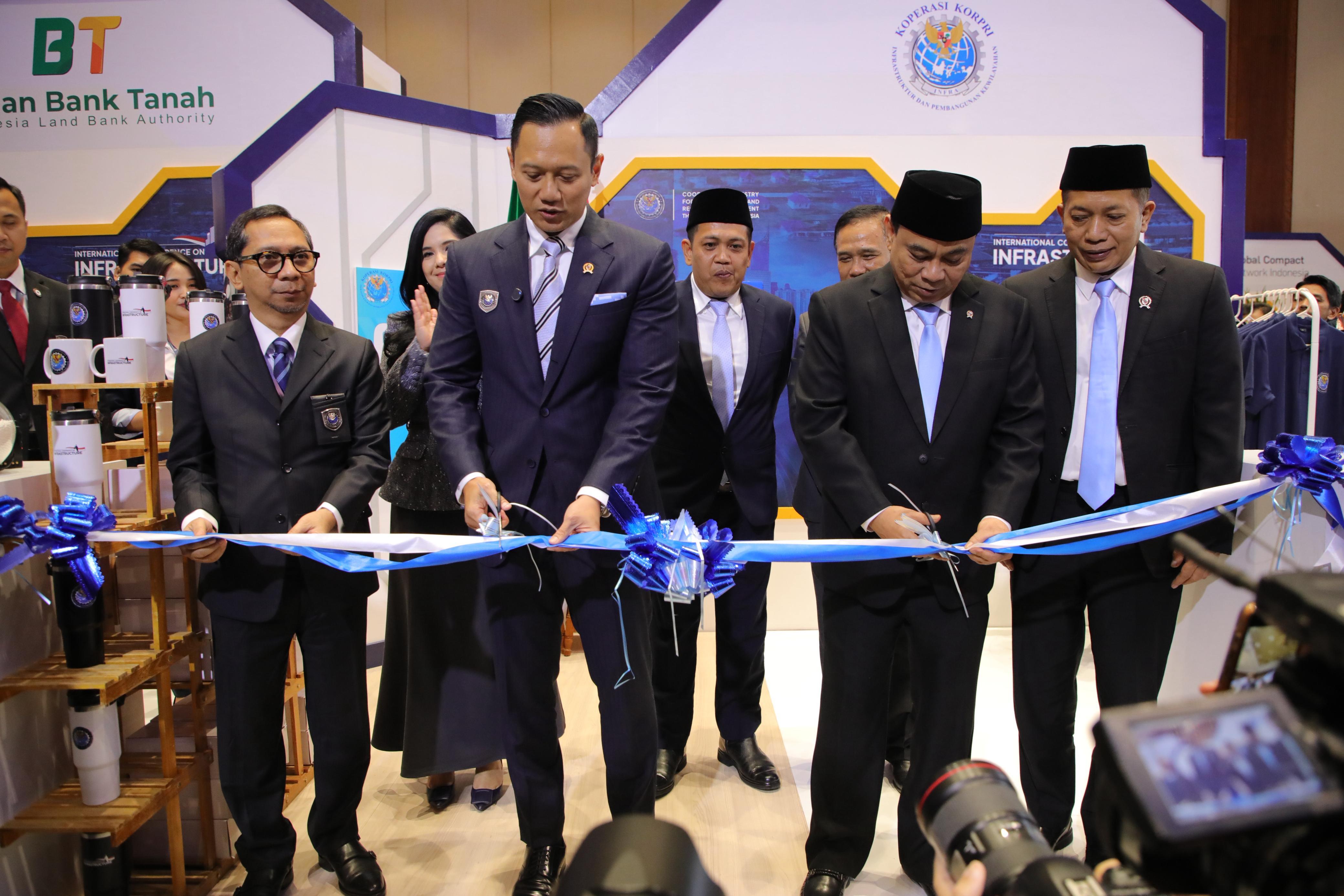 Koperasi Korpri Kemenko Infra Diresmikan, Menko AHY: Untuk Pembangunan Ekosistem Kelembagaan yang Produktif dan Mandiri