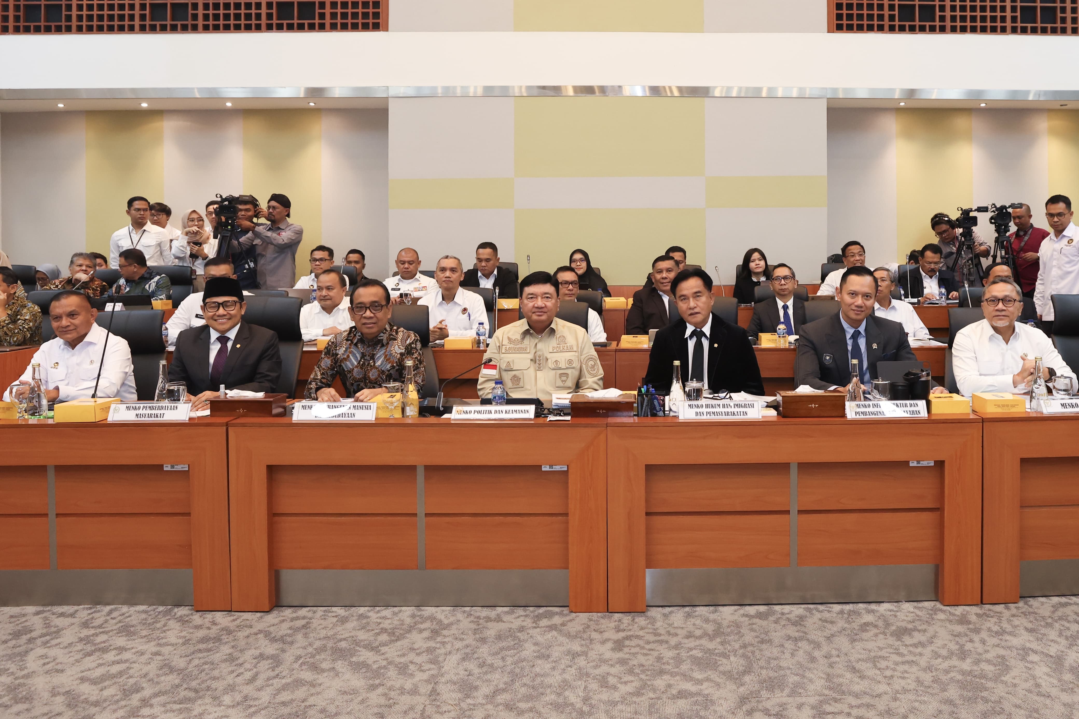Rapat Bersama Banggar DPR RI, Menko AHY Tegaskan Komitmen Kawal Program Strategis Infrastruktur Presiden Prabowo