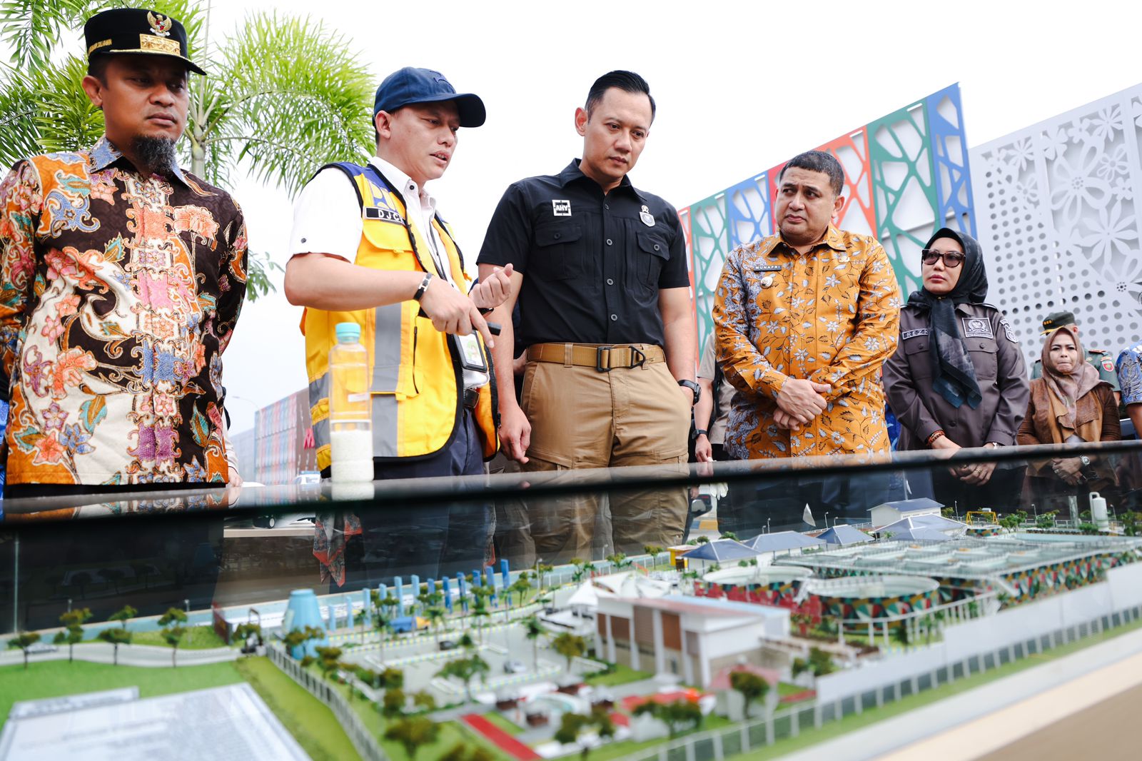 Tinjau IPAL di Losari Makassar, Menko AHY Tekankan Pentingnya Infrastruktur Pengelolaan Limbah Perkotaan