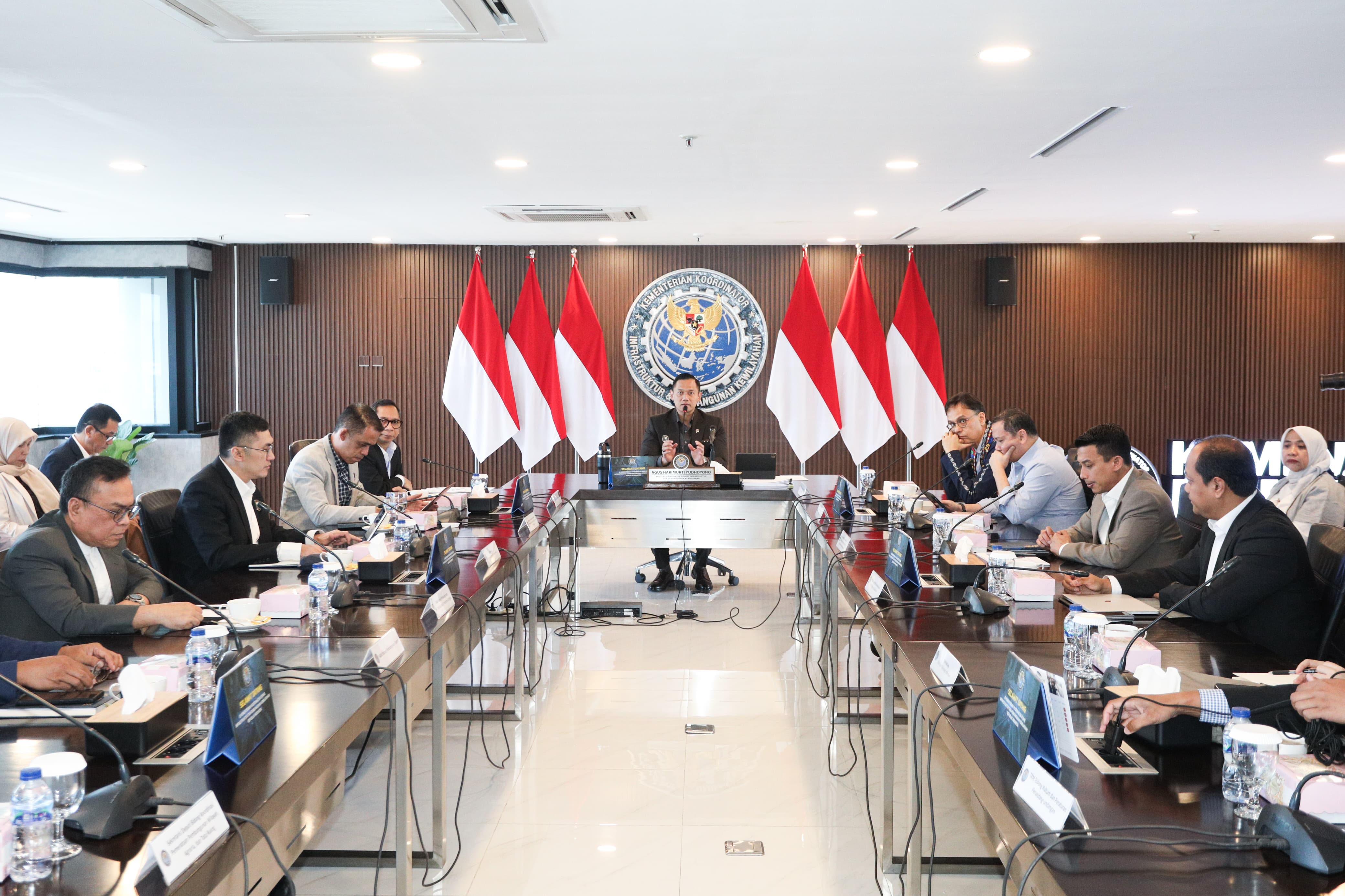 Gelar Rapat Pimpinan, Menko AHY Minta Jajaran Kemenko Infra Fokus Tuntaskan Program Infrastruktur Sesuai Arahan Presiden Prabowo