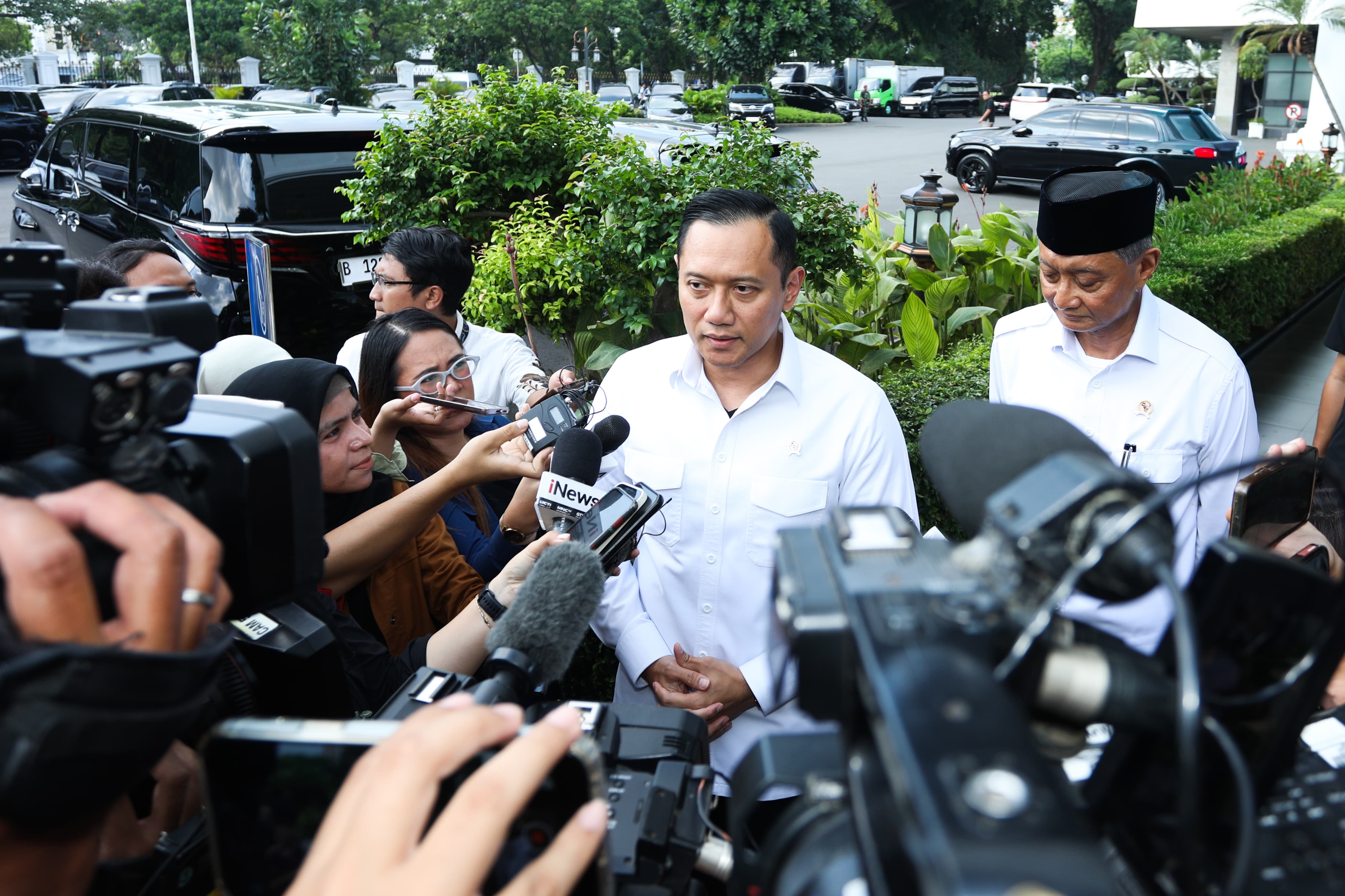 Menko AHY: Presiden Prabowo Bawa Kabar Baik Kerjasama Infrastruktur dari Tiongkok