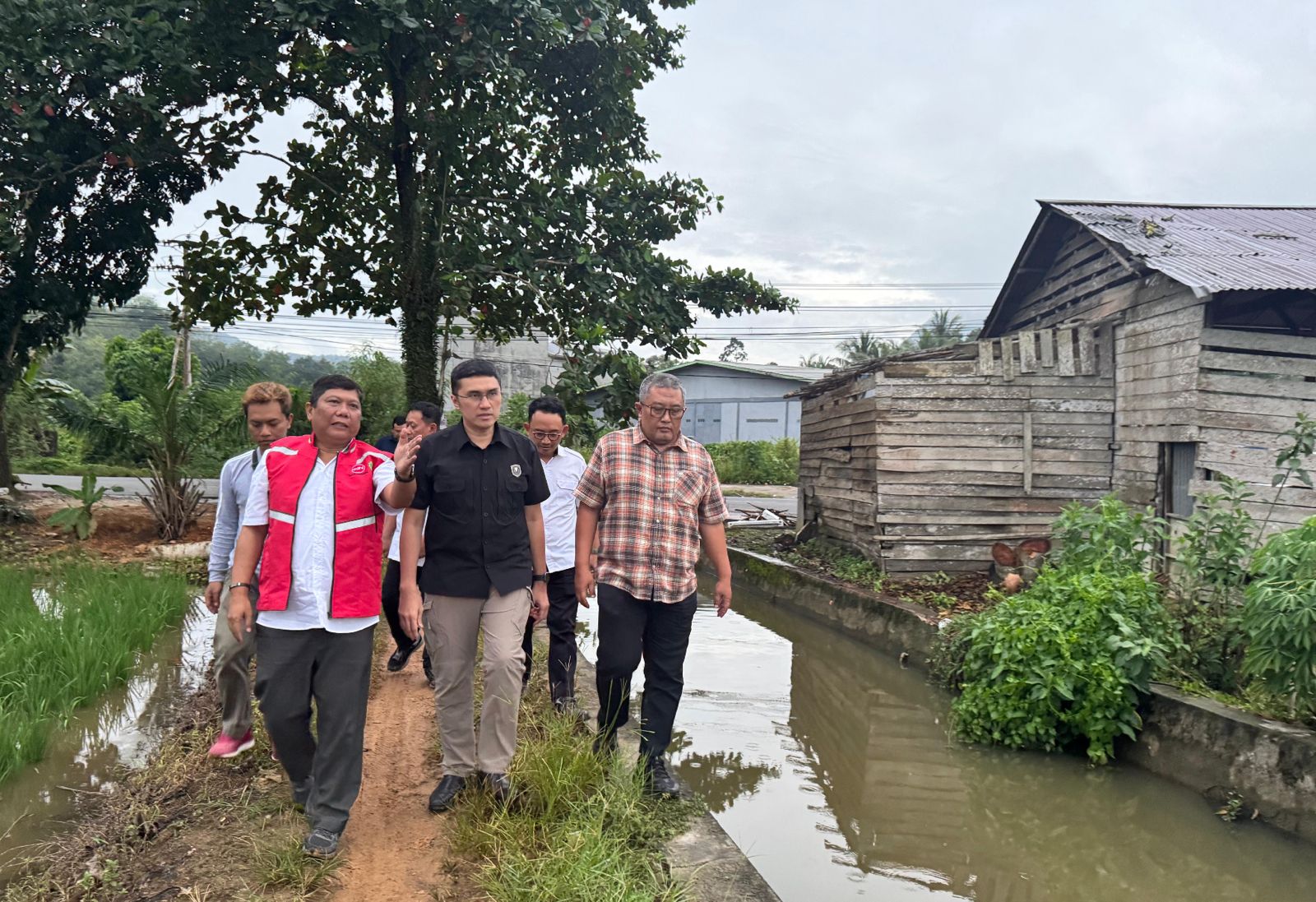 Kejar Target Ketahanan Pangan, Stafsus Herzaky Tinjau Pembangunan Infrastruktur Irigasi di Singkawang dan Sambas