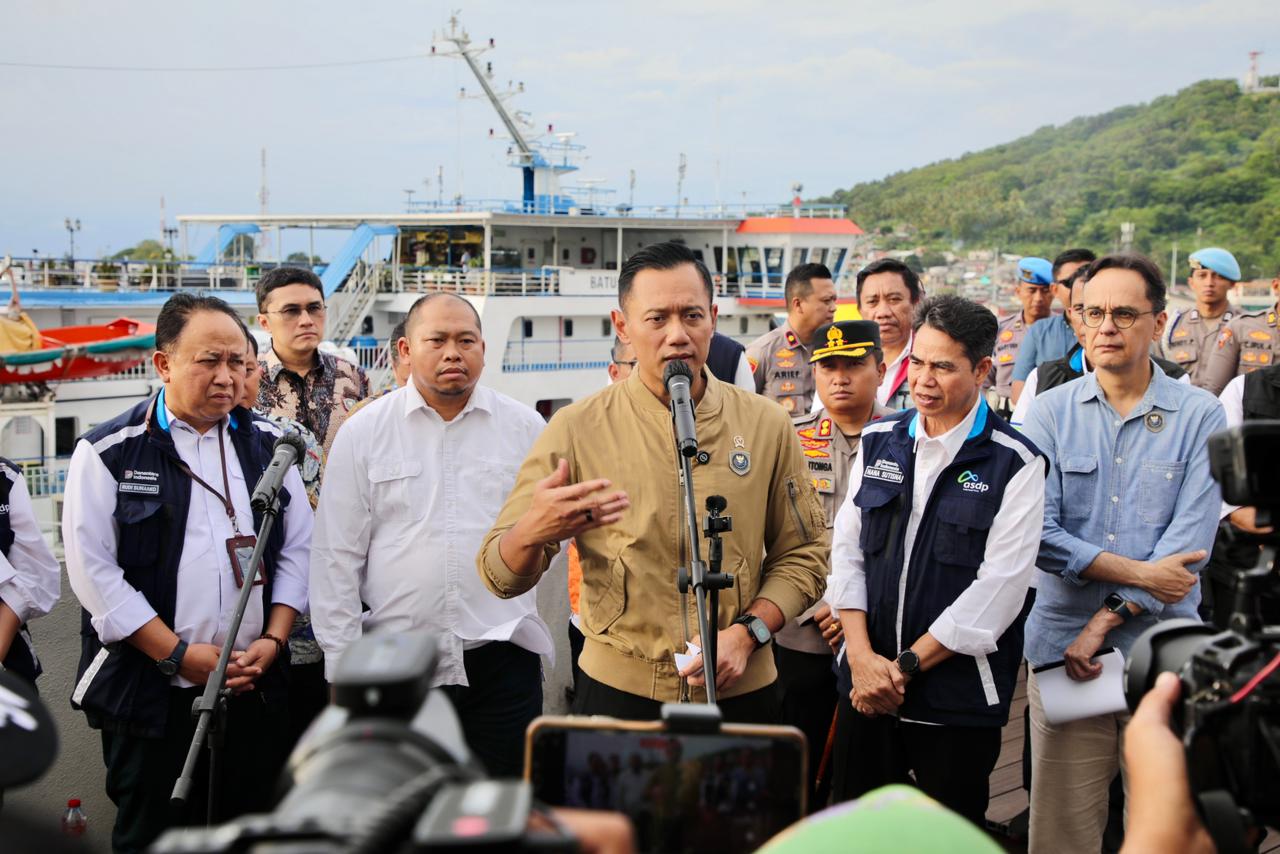 Pastikan Keamanan Arus Penyeberangan Nataru, Menko AHY Tinjau Kesiapan Pelabuhan Merak