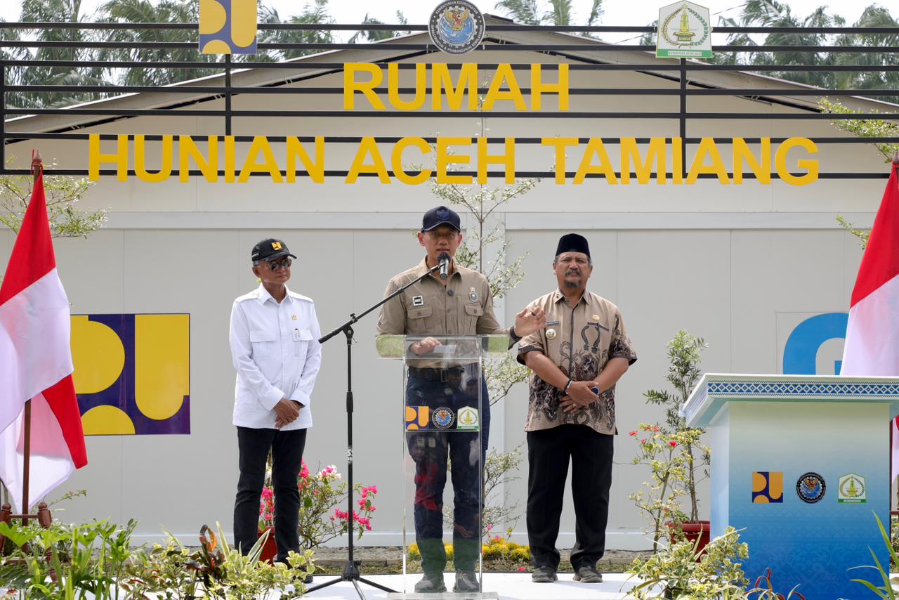 Resmikan Huntara di Aceh Tamiang, Menko AHY: Bukti Kehadiran Negara dan Tumbuhkan Harapan Baru Masyarakat