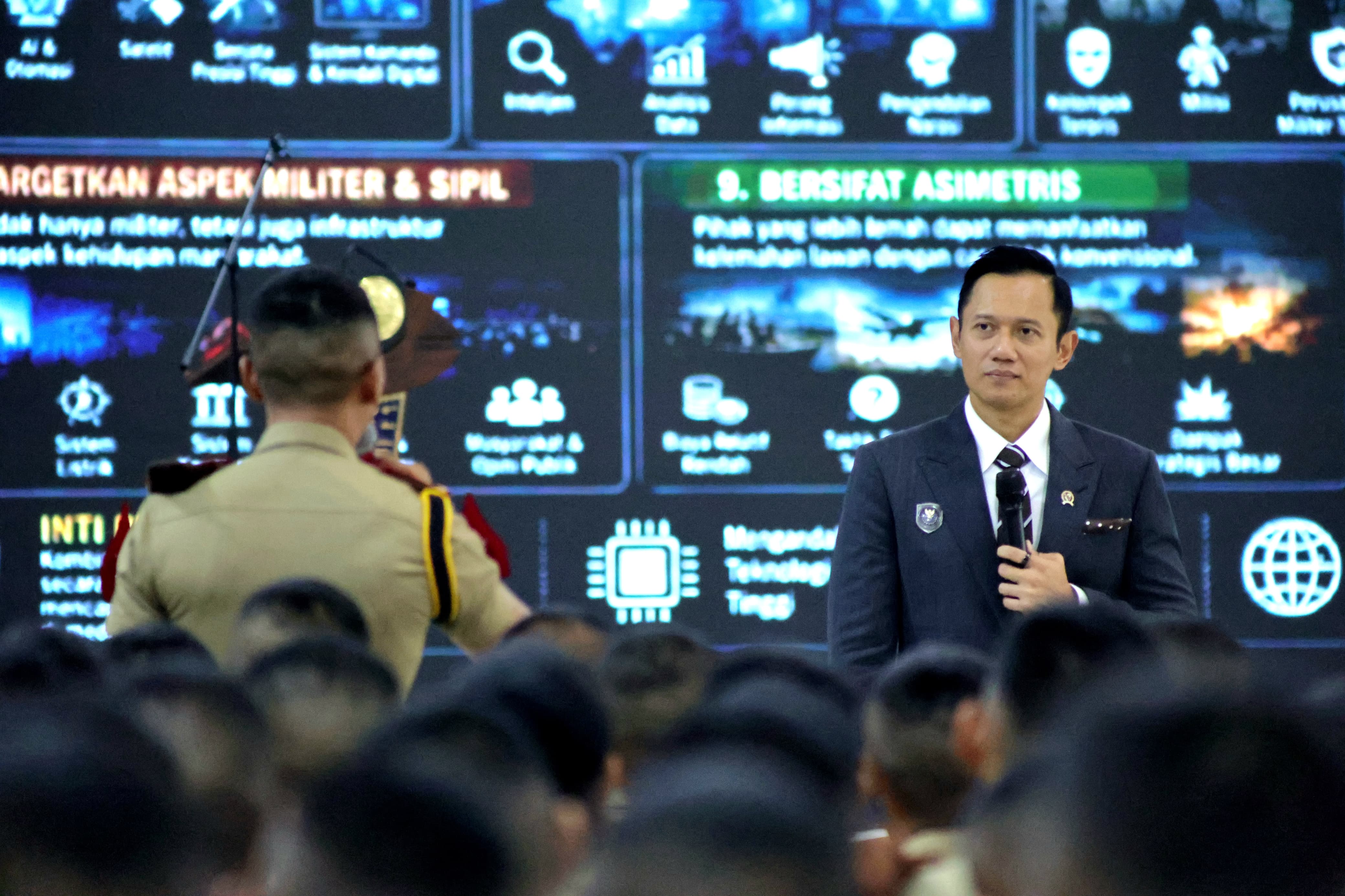 Berikan Kuliah Umum ke 708 Taruna AAL, Menko AHY: Pembangunan Infrastruktur dan Kekuatan Maritim Fondasi Indonesia Maju