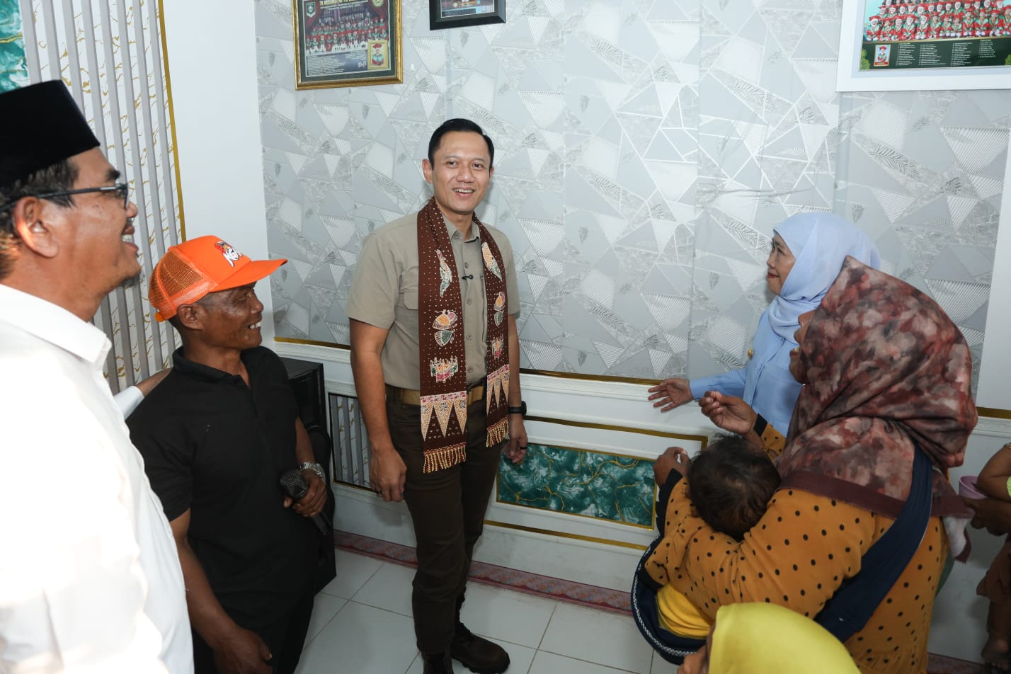 Resmikan DAK PPKT di Gresik, Menko AHY: Transformasi Kawasan Dimulai dari Rumah Layak