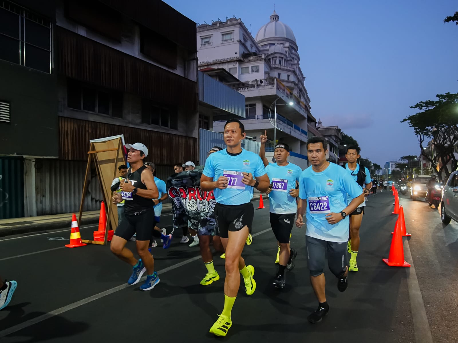Apresiasi Semangat Kebersamaan di Surabaya Marathon 2026, Menko AHY Ajak Masyarakat Budayakan Hidup Sehat