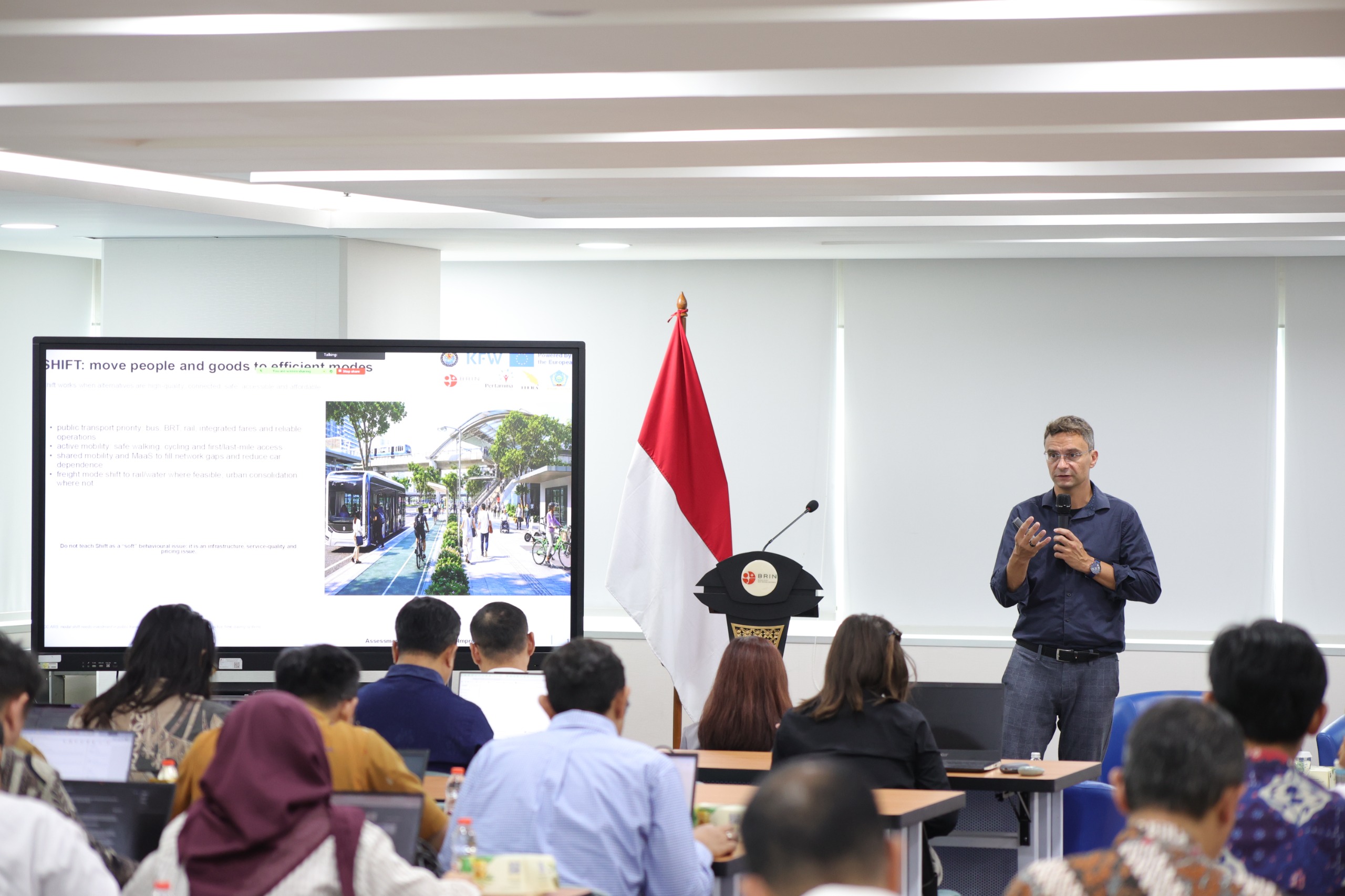 Kemenko Infra dan BRIN Dorong Transformasi Sistem Transportasi melalui Penguatan Kebijakan Dekarbonisasi