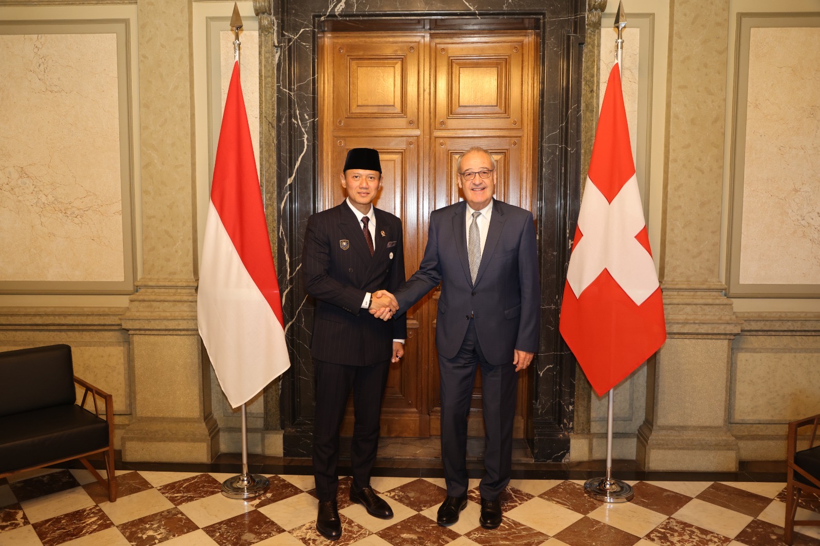 Menko AHY Sampaikan Salam Hangat Presiden Prabowo kepada Presiden Guy Parmelin