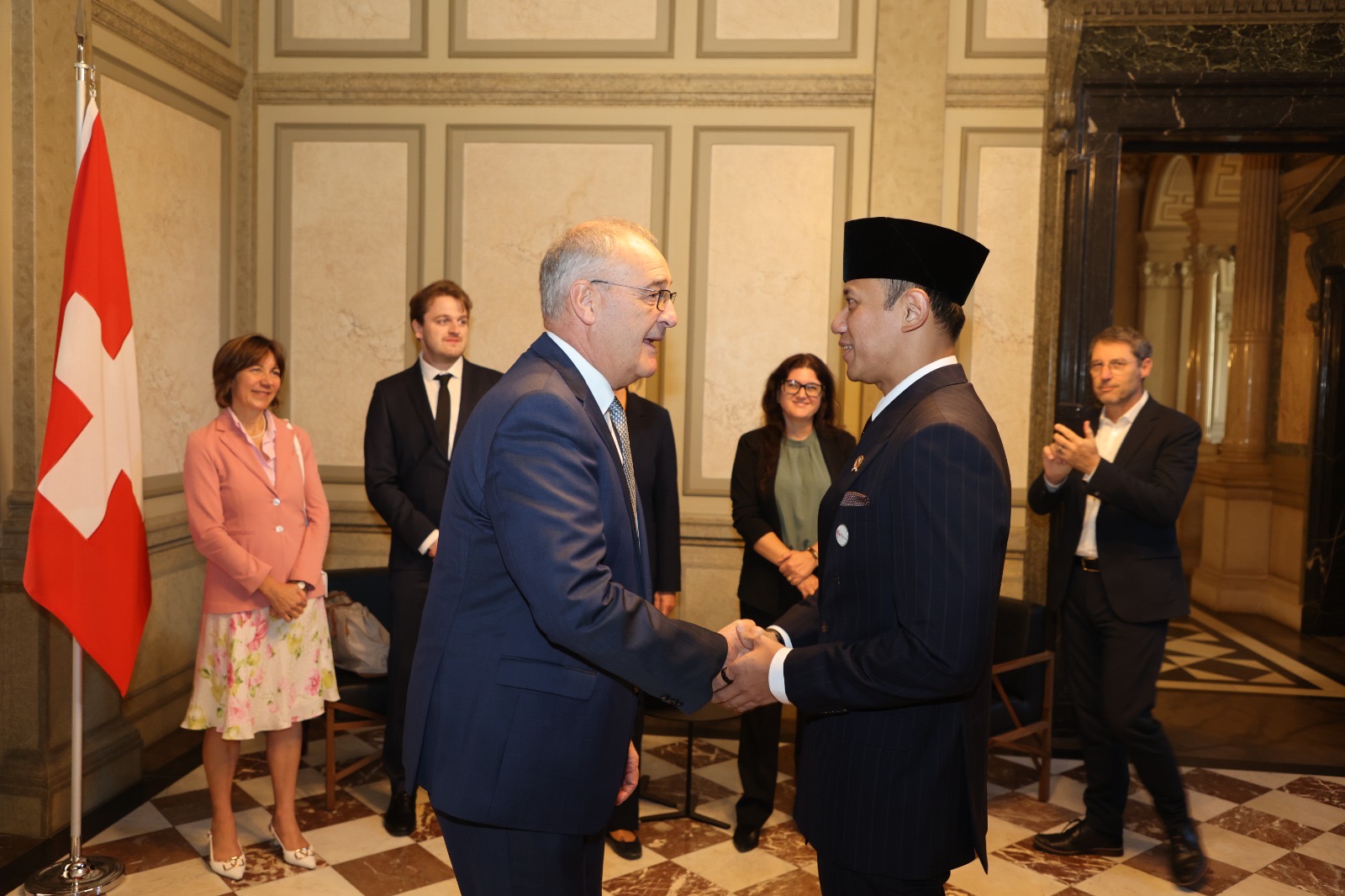 Temui Presiden Swiss, Menko AHY Dorong Investasi dan Transfer Teknologi Infrastruktur